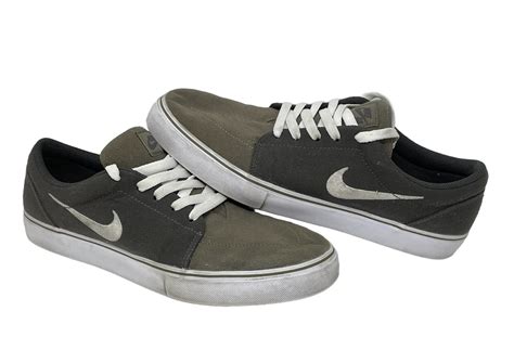 Nike SB Canvas Gray Men’s Skateboard Shoes 555380